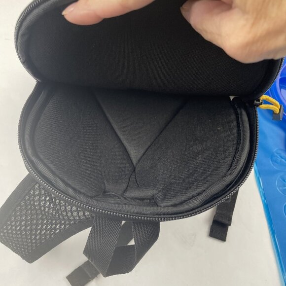 Camelbak Rogue Hydration Backpack Lightweight Ripstop Canvas Yellow Black - Picture 11 of 12